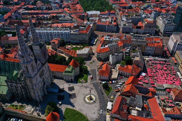 Panorama. Kaptol i centar Zagreba, pogled iz zraka